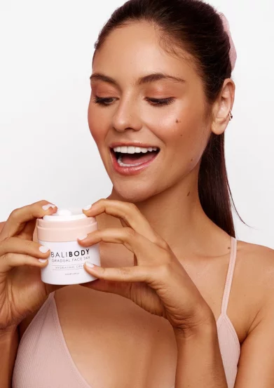 Увлажняющий крем для лица с эффектом автозагара Bali Body Gradual Face Tan, 50 мл