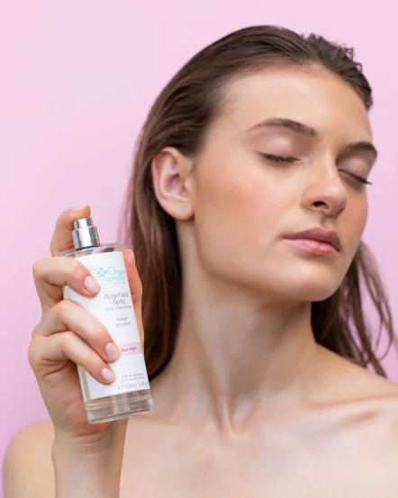 Тоник-спрей для глубокого увлажнения The Organic Pharmacy Rose Facial Spritz Toner, 100 мл