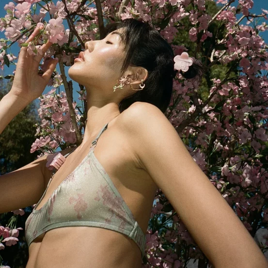 Заколка для волосся Emi Jay Midi Blossom Clip in Rose Milk